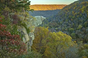 Images Dated 29th November 2021: USA, South, Arkansas, Ozarks, Hawksbill Crag, Whitaker Point