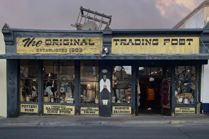 Images Dated 11th January 2022: USA, Southwest, New Mexico, Santa Fe, Shelby street, Trading Post, (dm)