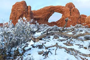 Images Dated 12th February 2020: USA, Southwest, Utah, Moab, Arches National Park, South window