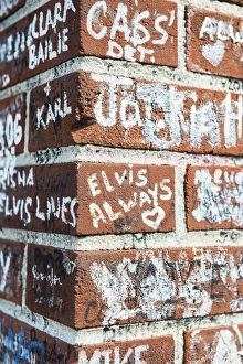 USA, Tennessee, Memphis, Gracelannd, Messages of love on thre walls