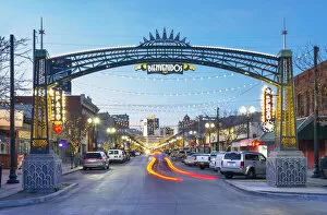 Images Dated 19th May 2022: USA, Texas, El Paso, Downtown, Welcoming Archway, Greeting To Visitors From Ciudad Juarez