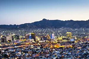 Images Dated 19th May 2022: USA, Texas, El Paso, Skyline, Bordertown, Looking Into Ciudad Juarez, Mexico