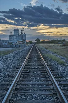 Images Dated 29th November 2021: USA, Texas, Marfa, Railroad tracks