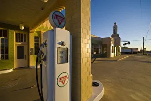USA, Texas, Route 66, Shamrock, Old Art Deco Tower, Conoco Gas Station and U-Drop