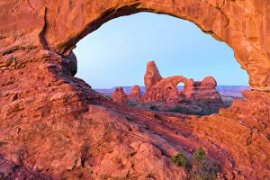 Images Dated 22nd March 2017: USA, Utah, Arches National Park, North window and Turrent arch