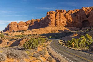 Images Dated 17th June 2015: USA, Utah, Arches National Park, The Windows Road