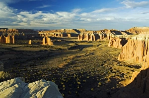 V Iew Collection: USA Utah Capitol Reef National Park Cathedral