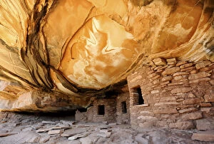 Images Dated 7th March 2012: U.S.A. Utah, Fallen Roof Ruin cliff dwelling