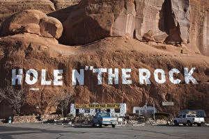 Images Dated 18th May 2009: USA, Utah, Moab, Hole in the Rock tourist shop, winter