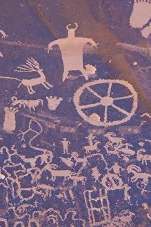 Images Dated 27th July 2009: USA, Utah, Newspaper Rock State Historical Monument beside Canyonlands National Park