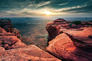Southwest Prints: USA, Utah, sun setting in the Canyonlands plateau