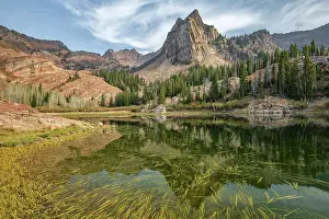USA, Utah, Wasatch Mountains, Uinta-Wasatch-Cache National Forest, Twin Peaks Wilderness, Lake Blanche, Sundial Peak