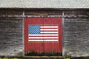 Mural Gallery: USA, Vermont, Stamford, US flag painted on barn