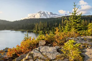 USA; West Coast; Washington; Mount Rainier National Park, Reflection lake USA; West Coast; Washington; Mount Rainier National Park, Reflection lake