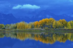 USA, Wyoming, Grand Teton National Park, oxbow bend of the Snake river in autumn