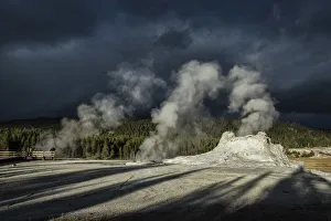 Images Dated 15th November 2016: USA, Wyoming, Yellowstone National Park, Upper Geyser Basin and Castle Geyser