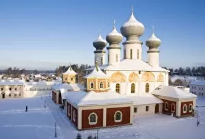 Russian Collection: Uspensky Cathedral with the old part of Tikhvin town in winter, Bogorodichno-Uspenskij Monastery