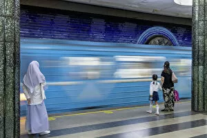 Images Dated 29th November 2022: Uzbekistan, Tashkent, Kosmonavtlar (cosmonaults) underground station