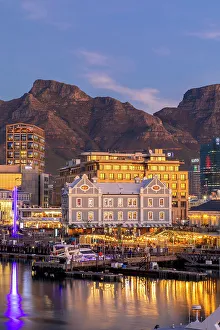 Esplanade Prints: V & A Waterfront and Table Mountain at Dusk