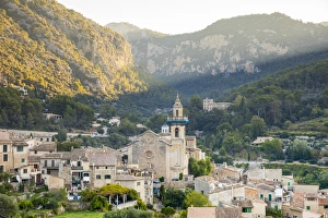 Images Dated 29th September 2017: Valldemossa, Serra de Tramuntana, Mallorca (Majorca), Balearic Islands, Spain