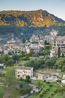Images Dated 6th October 2017: Valldemossa, Serra de Tramuntana, Mallorca (Majorca), Balearic Islands, Spain