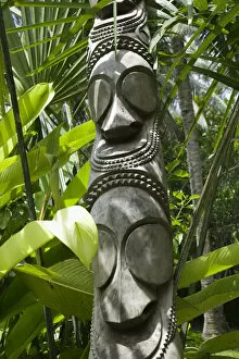 Images Dated 6th March 2008: Vanuatu, Efate Island Port Vila, Michoutouchkine & Pilioko Foundation Art Gallery-Island