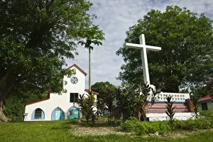 Images Dated 6th March 2008: Vanuatu, Espiritu Santo Island Luganville, LA ROSERAIE Village Church