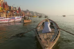 Images Dated 10th April 2015: Varanasi, Uttar Pradesh, India, Asia. Morning scene on the ghats
