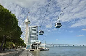 Aerial Tramway Gallery: Vasco da Gama Tower at the Parque das Nacoes, a project by Leonor Janeiro and Nick Jacobs