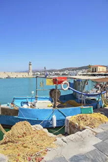 Images Dated 1st September 2022: Venetian harbour, Rethymno, Crete, Greek Islands, Greece