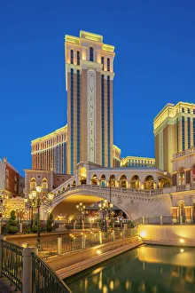 The Venetian Las Vegas Hotel at twilight, Las Vegas Strip, Paradise, Las Vegas Boulevard, Clark County, Las Vegas, Nevada, USA