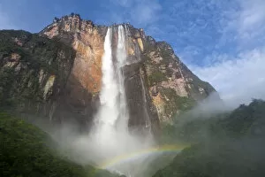 Images Dated 8th February 2011: Venezuela, Guayana, Canaima National Park, View of Angel Falls from Mirador Laime