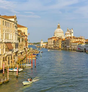 Images Dated 14th September 2016: Venice, Veneto, Italy. Buildings and boats in the canals