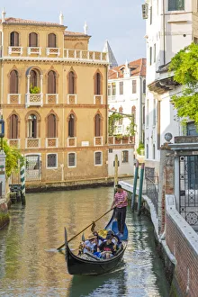 Images Dated 14th September 2016: Venice, Veneto, Italy. Buildings and gondola