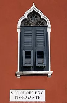 Images Dated 19th June 2008: Venice, Veneto, Italy; A venetian window