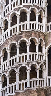 Images Dated 18th February 2021: Venice, Veneto, North East Italy, Europe. Palazzo Contarini del Bovolo