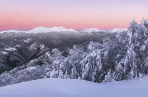 Images Dated 11th June 2021: Venus belt surrounds the Appenines mountain range during a cold winter sunrise in Tuscany