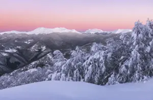Mount Prints: Venus belt surrounds the Appenines mountain range during a cold winter sunrise in Tuscany