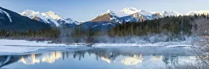 Images Dated 19th August 2019: Vermilion Lake Reflections in Winter, Banff, Alberta, Canada