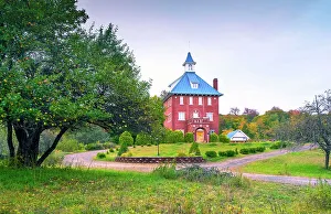 Images Dated 1st March 2023: Vermont, Newark, Victorian Style English Manor, Mansion, Autumn, Apple Tree, Northeast Kingdom