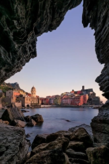 Frame Prints: Vernazza, Cinque Terre, Liguria, Italy