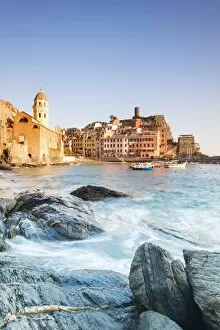 Images Dated 27th June 2016: Vernazza, Cinque Terre, Liguria, Italy