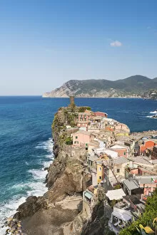Images Dated 18th November 2016: Vernazza, Cinque Terre, Liguria, Italy, Europe
