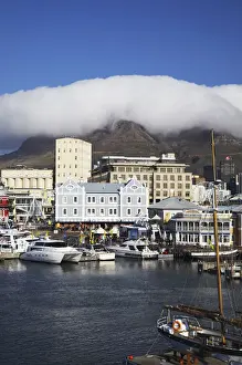Victoria and Alfred Waterfront with Table Mountain in background, Cape Town, Western Cape