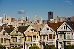 Images Dated 30th December 2012: Victorian Houses & Skyline, San Francisco, California, USA