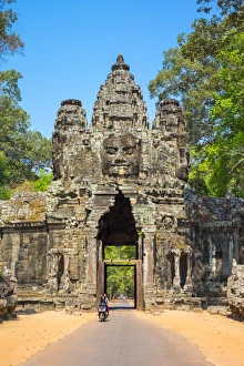 Victory Gate entrance to Angkor Thom, UNESCO World Heritage Site, Siem Reap Province