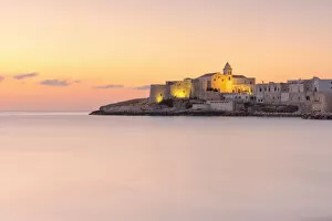 Images Dated 24th March 2021: Vieste historical centre, during a warm summer sunrise, municipality of Vieste