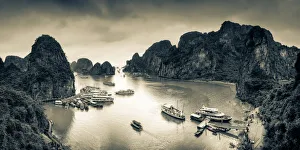 Vietnam, Halong Bay