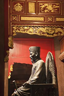 Images Dated 30th March 2011: Vietnam, Hanoi, Temple of Literature, Statue of Chu Van An