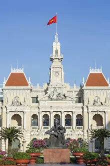 Images Dated 30th January 2013: Vietnam, Ho Chi Minh City, Ho Chi Minh Statue and Hotel de Ville aka City Hall